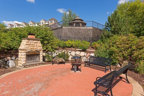 3110 Chestnut St, Chaska MN  55318-4593 exterior