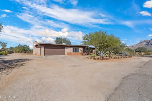 1400 Canada Verde Dr, Tucson, AZ 85704-8304