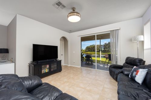 10102 Chadwick Dr, Fort Pierce FL  34987-2420 exterior