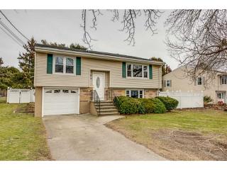 100 Allston Ave, Middletown, RI 02842-5804
