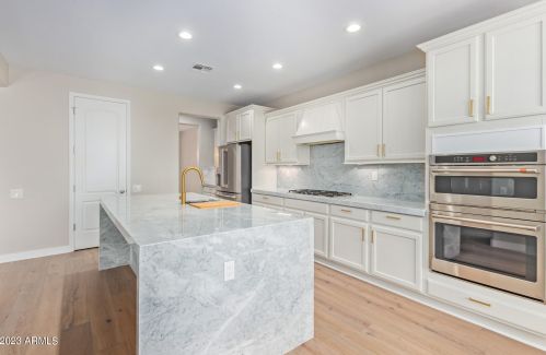 21713 38th Way, Phoenix AZ  85050-4923 exterior