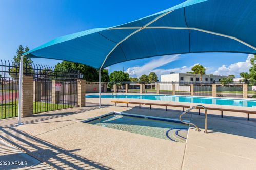 13246 25 Ln, Phoenix AZ 85029-1444 exterior