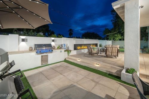 3302 51st St, Phoenix AZ  85018-6612 exterior