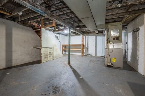 1626 Leolyn St, Pittsburgh PA  15210-3939 exterior