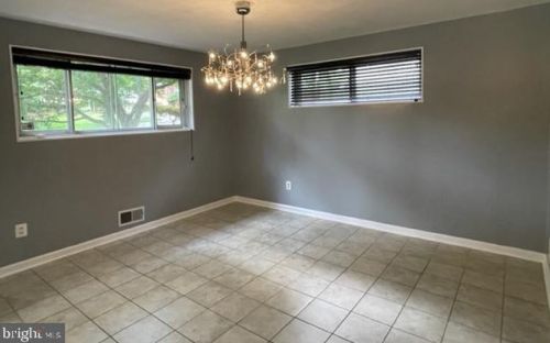 11211 Bybee St, Silver Spring, MD 20902-3205