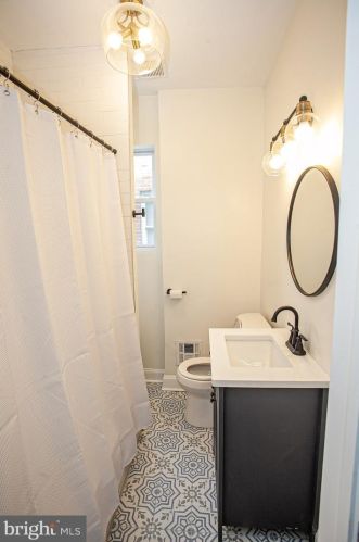 2022 21 St, Philadelphia PA 19145-2722 exterior