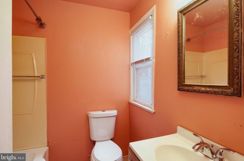 1308 Main St, Darby PA 19023-2619 exterior