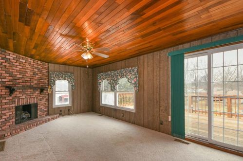 9031 Southview Ln, Saint Louis MO 63123-6442 exterior