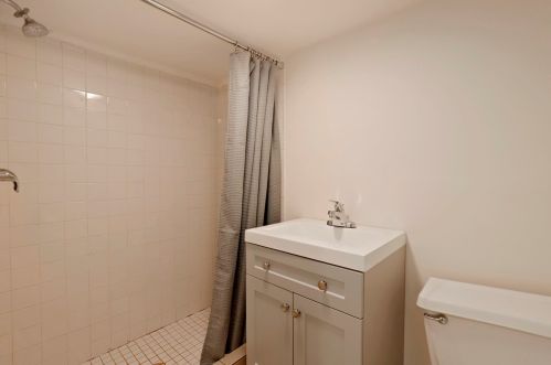 1817 Honore St, Chicago IL 60657-2007 exterior