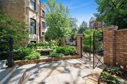 628 Belden Ave, Chicago IL  60614-3306 exterior