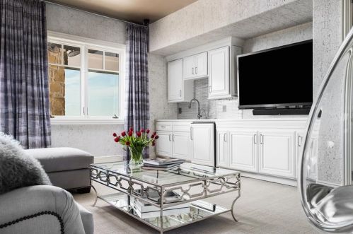 7849 Escala Dr, Austin TX 78735-1543 exterior