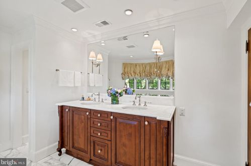 2446 Kalorama Rd, Washington DC 20008-1625 exterior