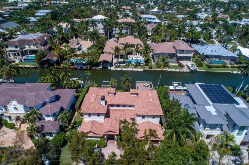 453 18 Ave, Naples FL 34120-3556 exterior