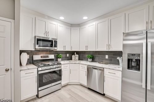 502 Park Pl, Springfield NJ  07081-3504 exterior