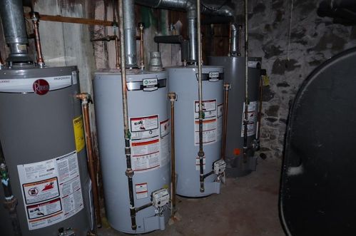 68 5 Ave, Woonsocket RI 02895-5019 exterior