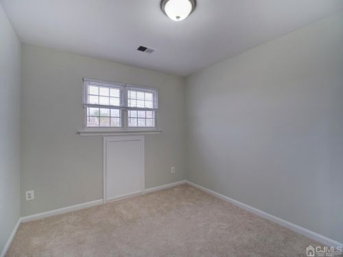 99 College Dr, Edison NJ 08817-5927 exterior