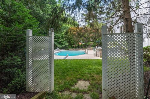 11008 Stanmore Dr, Rockville MD exterior