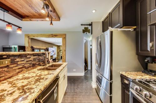 906 Ranchwood Dr, Joliet IL 60404-9111 exterior