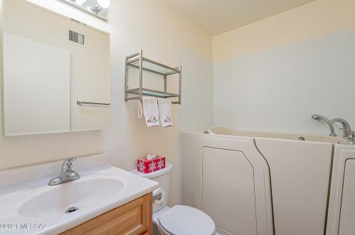 309 Circulo Del Paladin, Green Valley AZ 85614-3201 exterior