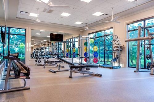 5934 Hammock Is Cir, Naples FL 34119-4649 exterior