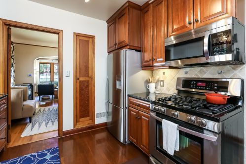 1360 Hartford Ave, Saint Paul MN 55116-1648 exterior