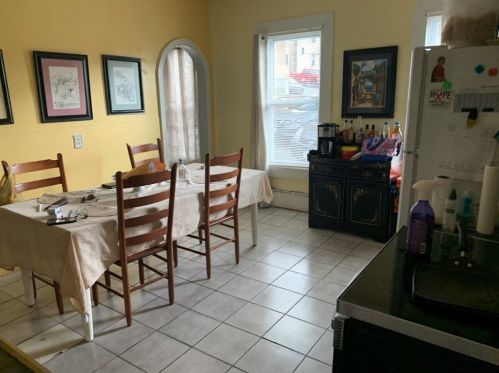 33 Vernon St, Worcester MA 01610-1919 exterior