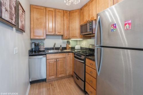 850 Dewitt Pl, Chicago IL 60611-2361 exterior