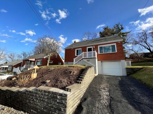 712 Elwell Ave, Pittsburgh, PA 15122-1123