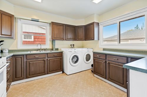 2018 Glen Flora Ave, Waukegan IL 60085-1304 exterior