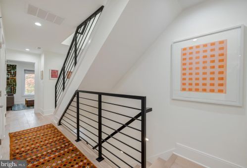 1818 37th St, Washington DC  20007-2238 exterior