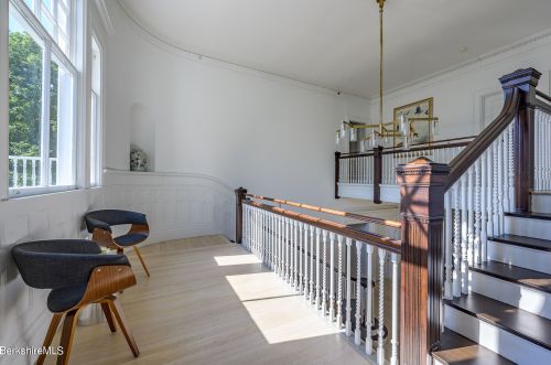 2 Kemble St, Lenox MA 01240-2816 exterior