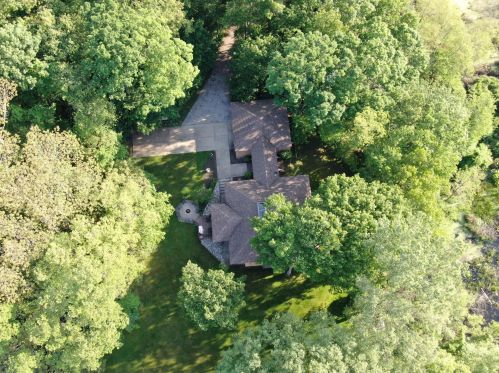 300 Cir Dr, Meskegon MI 49445-2712 exterior