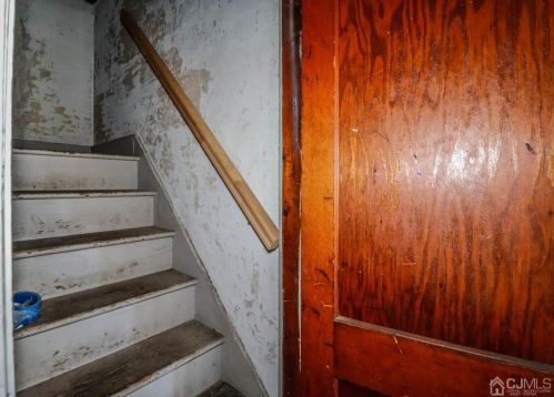 239 Hamilton St, New Brunswick NJ 08901-2205 exterior