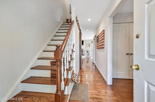 22 Livingston Pl, Greenwich, CT 06830-5235