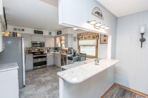 3333 Knl Blvd, Milwaukee WI 53222-3362 exterior