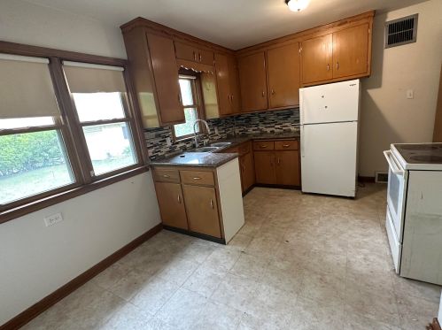 5521 Philip Pl, Milwaukee, WI 53216-3144