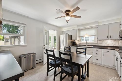 127 Woodbridge Ave, Metuchen NJ 08840-2030 exterior