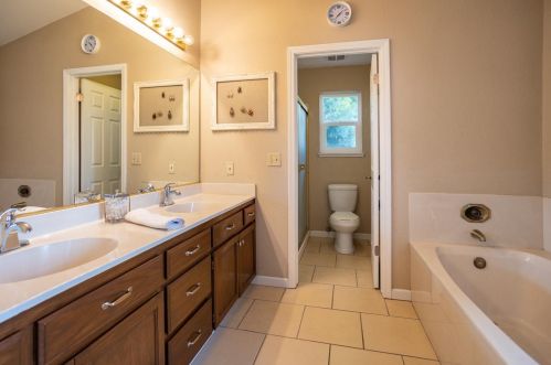 4005 Santa Maria Pl, Turlock CA 95382-8501 exterior