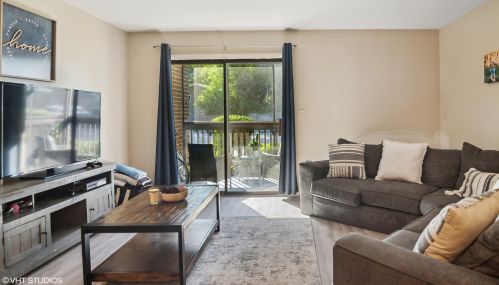 580 Somerset Ln, Bull Valley, IL 60014-3235