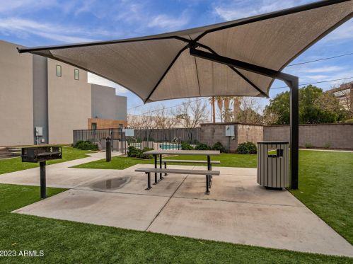 2825 42nd St, Phoenix AZ 85008-1400 exterior