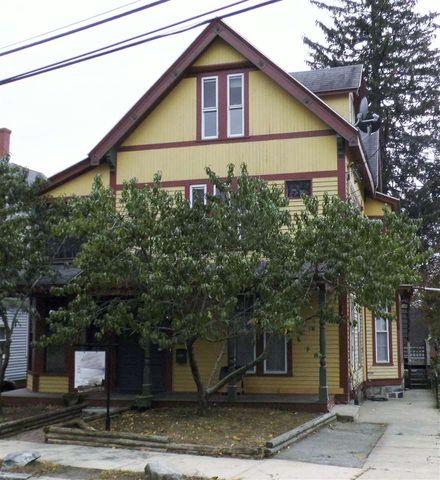 29 High St, Methuen, MA 01844-3115