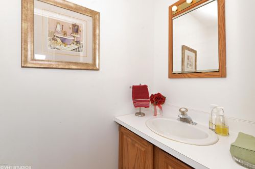 42 Ritch Ave, Greenwich CT 06830-6221 exterior