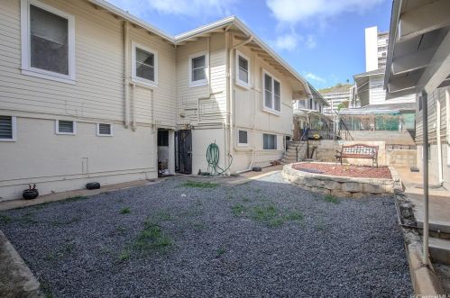 810 Grn St, Honolulu HI 96813-2131 exterior
