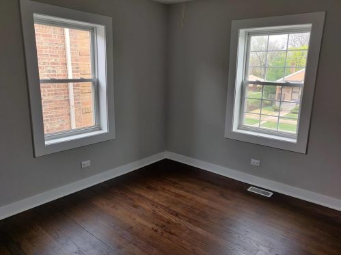 10814 Eberhart Ave, Chicago IL 60637-2403 exterior