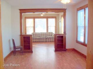 1064 Magnolia Ave, Saint Paul MN  55106-3336 exterior