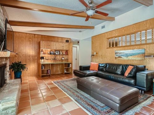 2700 Dunbarton Dr, Austin TX 78723-2235 exterior