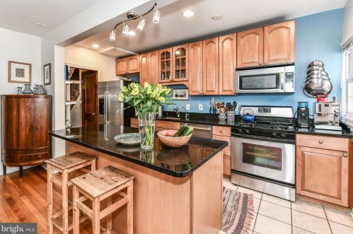 1616 D St, Washington DC  20003-2440 exterior