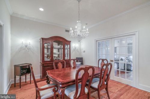 124 Bainbridge St, Philadelphia PA 19147-1866 exterior