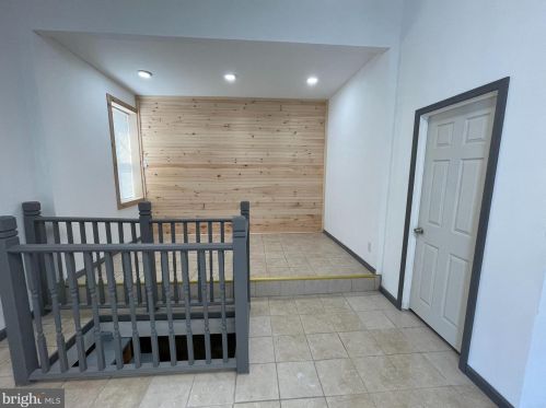 1924 4 St, Philadelphia PA 19122-2206 exterior