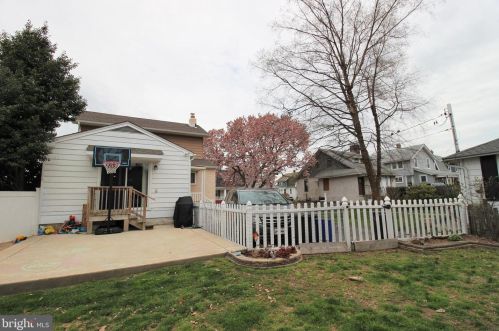 29 Roland Rd, Chester PA 19015-3051 exterior